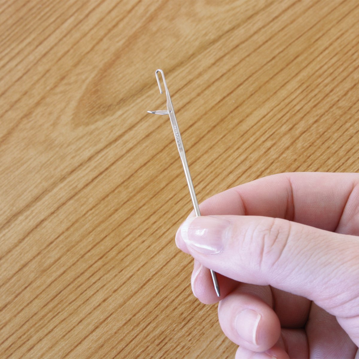 Darning Needle with Latch Hook Eye Clover Needlecraft, Inc.