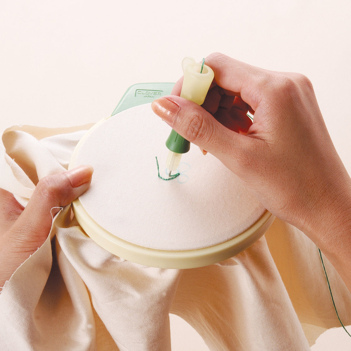 Embroidery Stitching Tool (Punch Needle Embroidery Tool) Clover