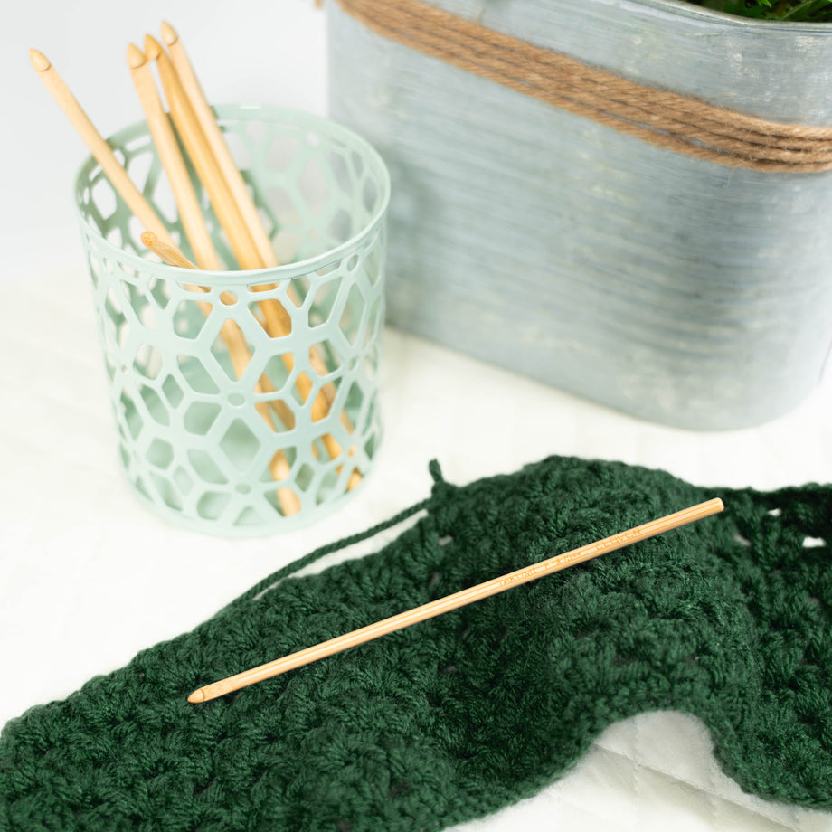 Bamboo Crochet Hook “Takumi®” F (3.75mm) | Clover – Clover