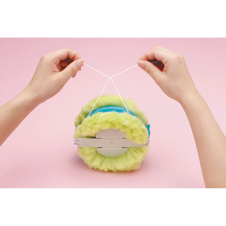 Lana Grossa Pom Pom with Snap – Maker+Stitch