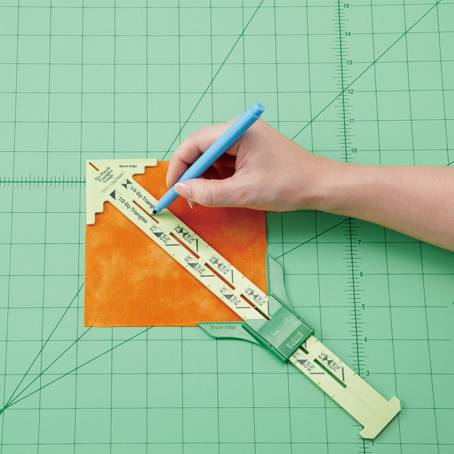 No-Hassle Triangles Gauge | Clover – Clover Needlecraft, Inc.
